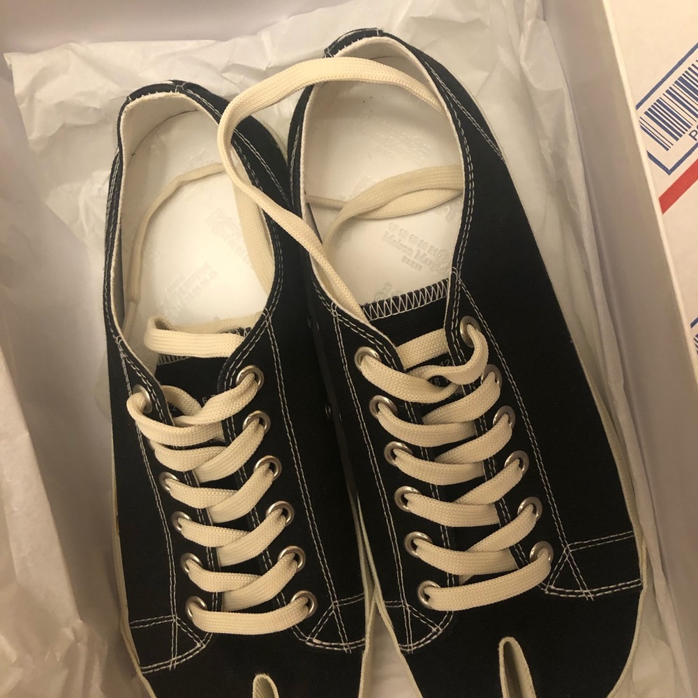 MAISON MARGIELA Black Canvas Tabi Sneakers - Picture 9 of 12